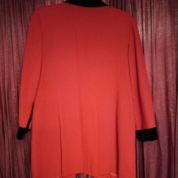 Casual Corner Red Jacket and Skirt Set - Picture 5 of 12